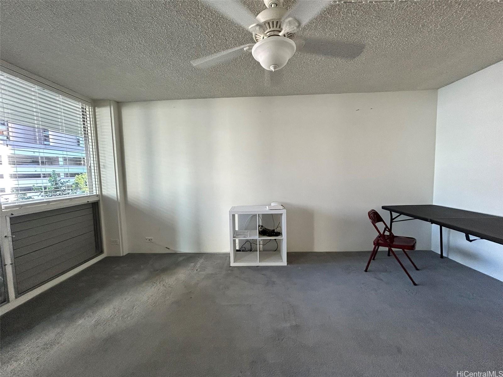 Photo 4 of 25