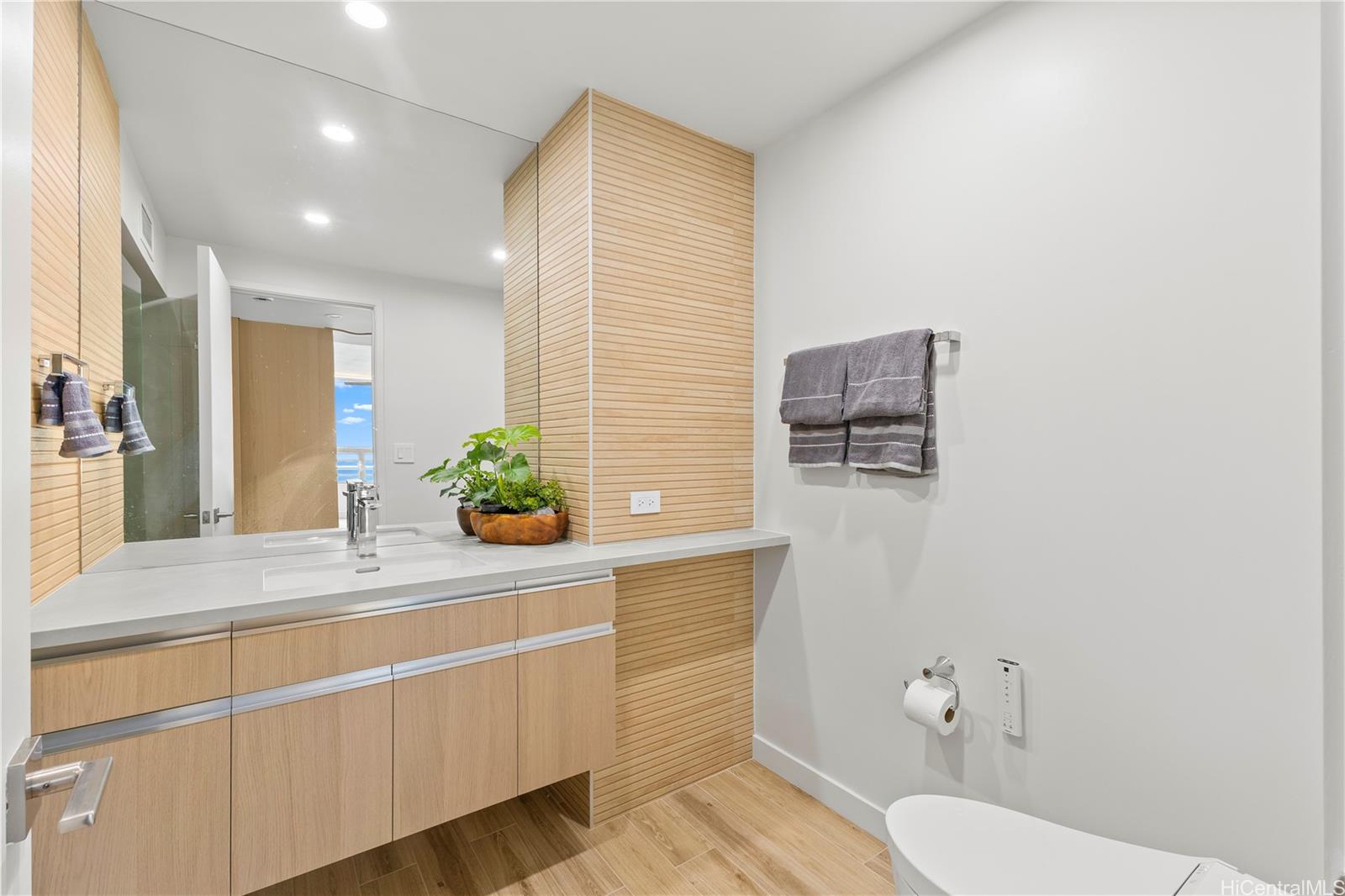 3003 Kalakaua Avenue  Unit 5A