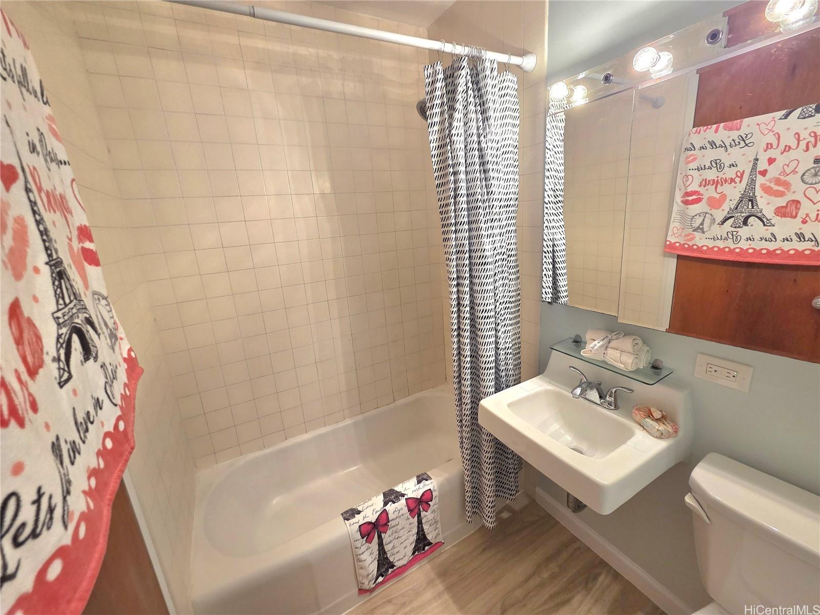 1511 Nuuanu Avenue  Unit 724