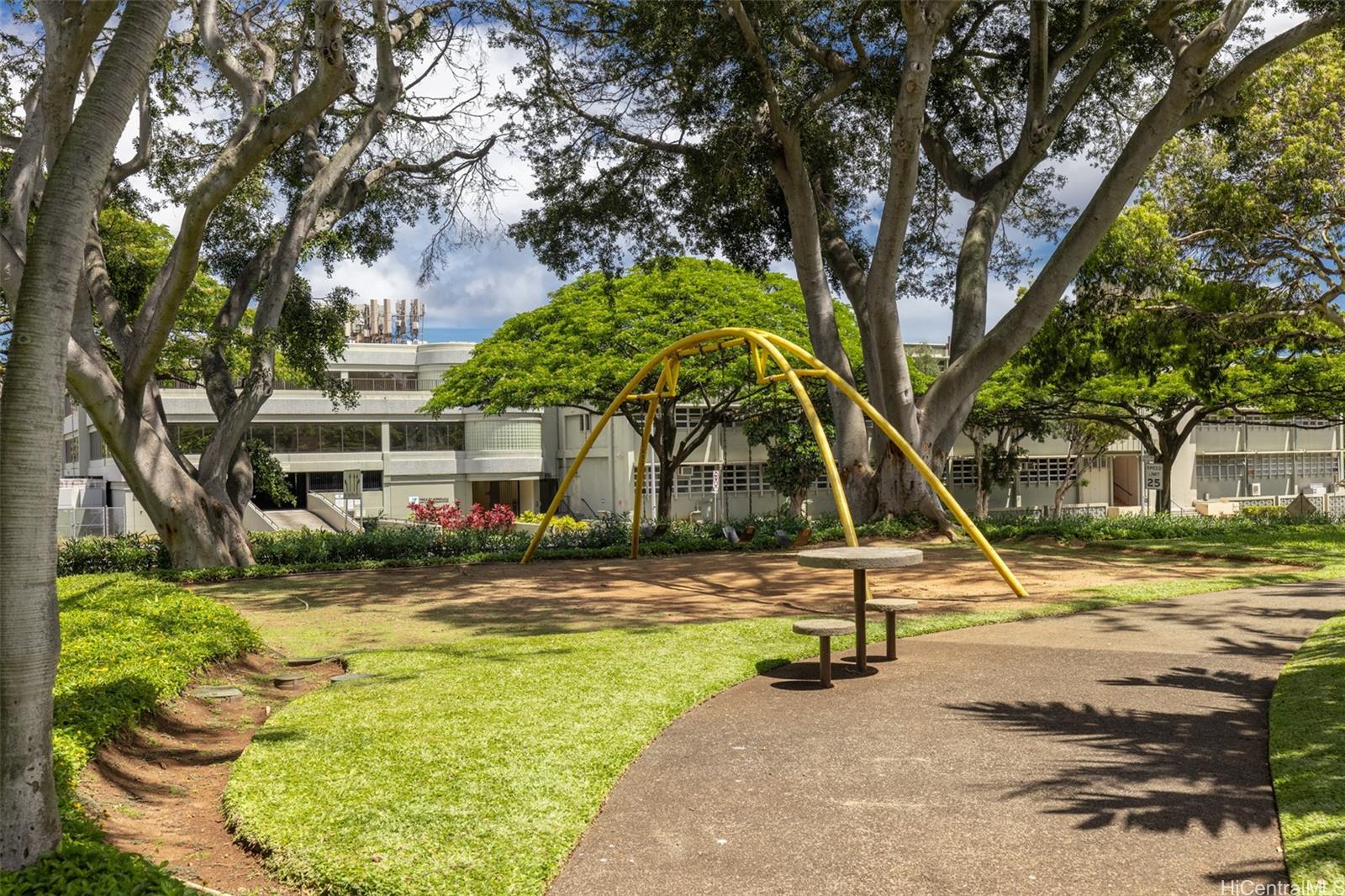1511 Nuuanu Avenue  Unit 724