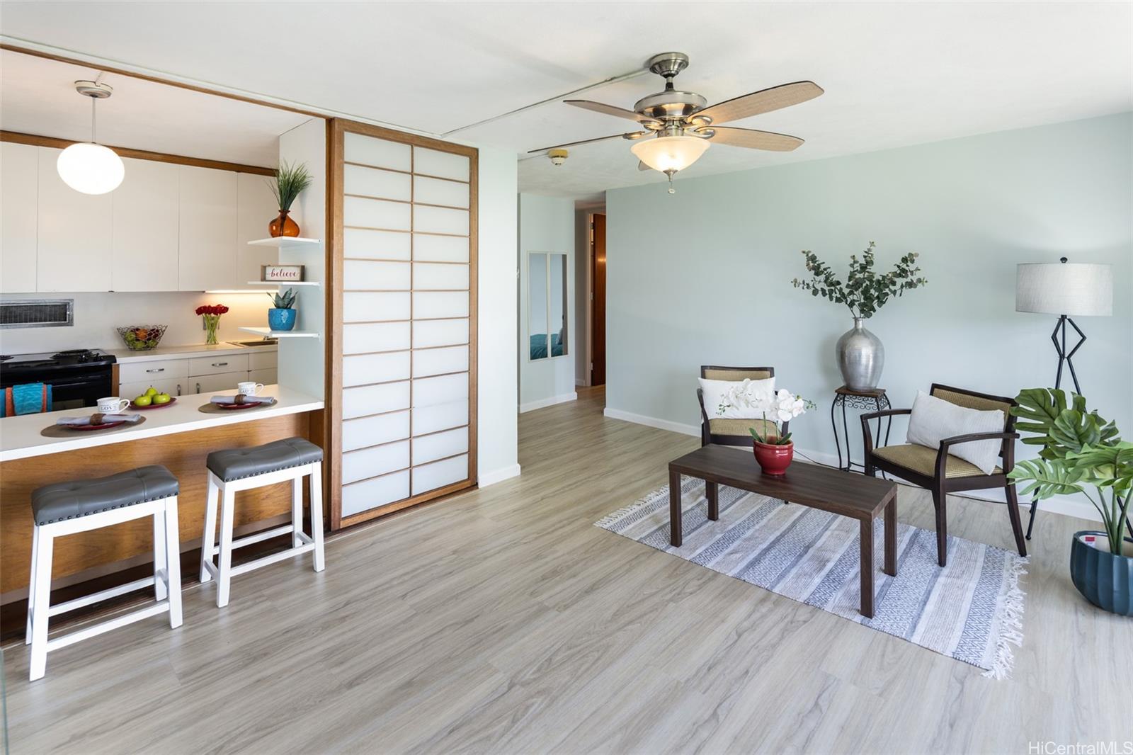 1511 Nuuanu Avenue  Unit 724