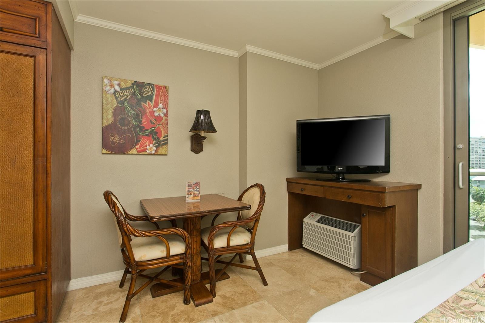 2045 Kalakaua Avenue  Unit 818