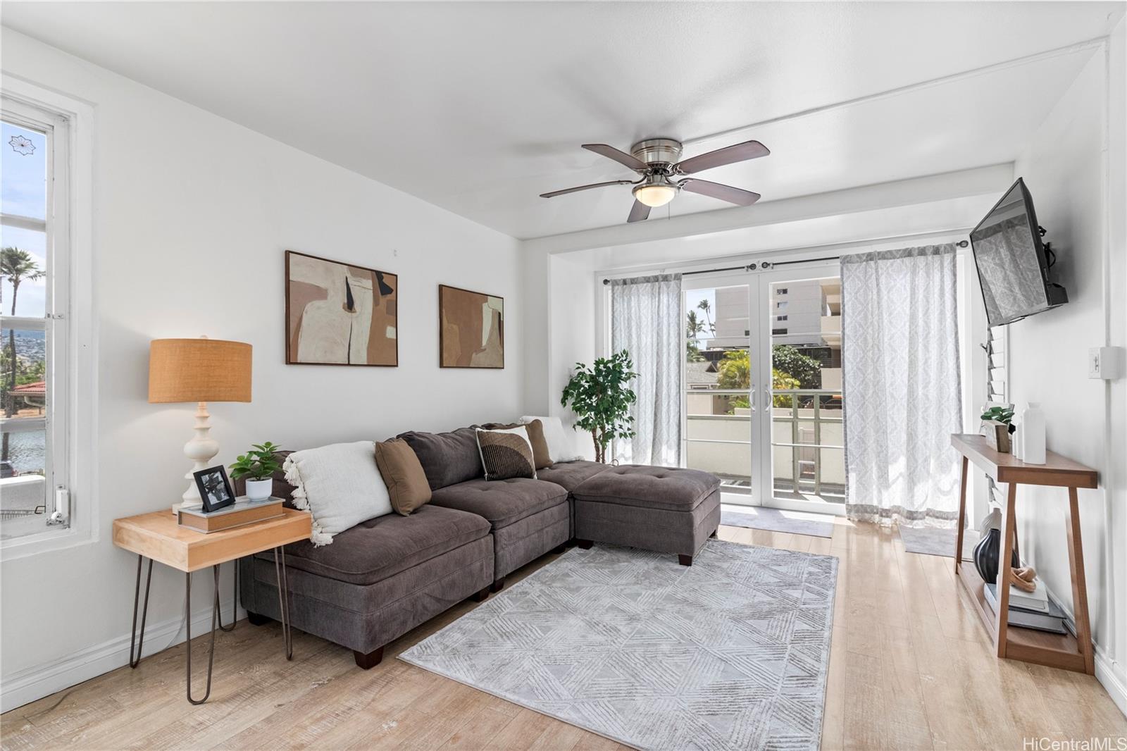 445 Kaiolu Street 211