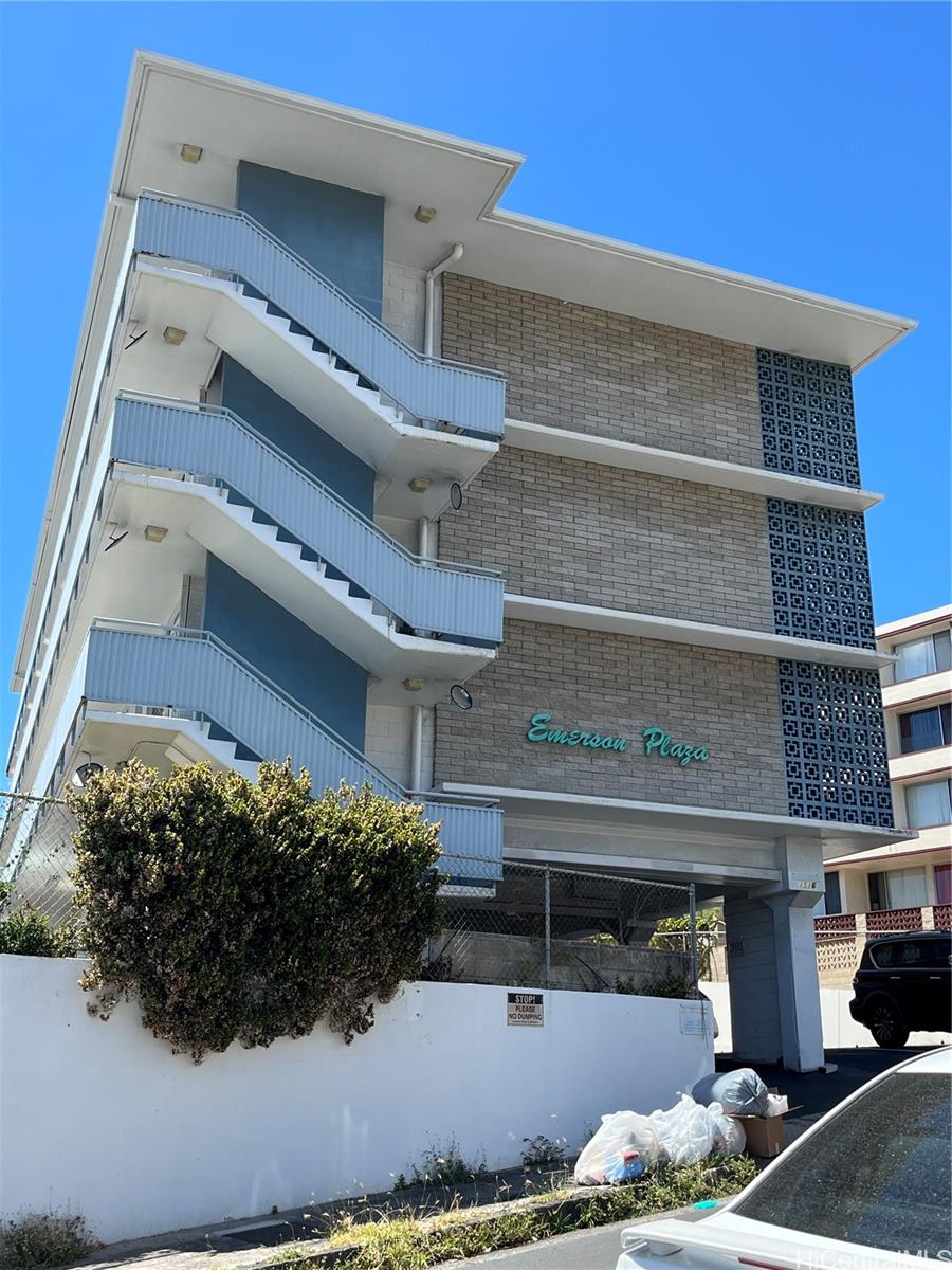 1516 Emerson Street  Unit 104