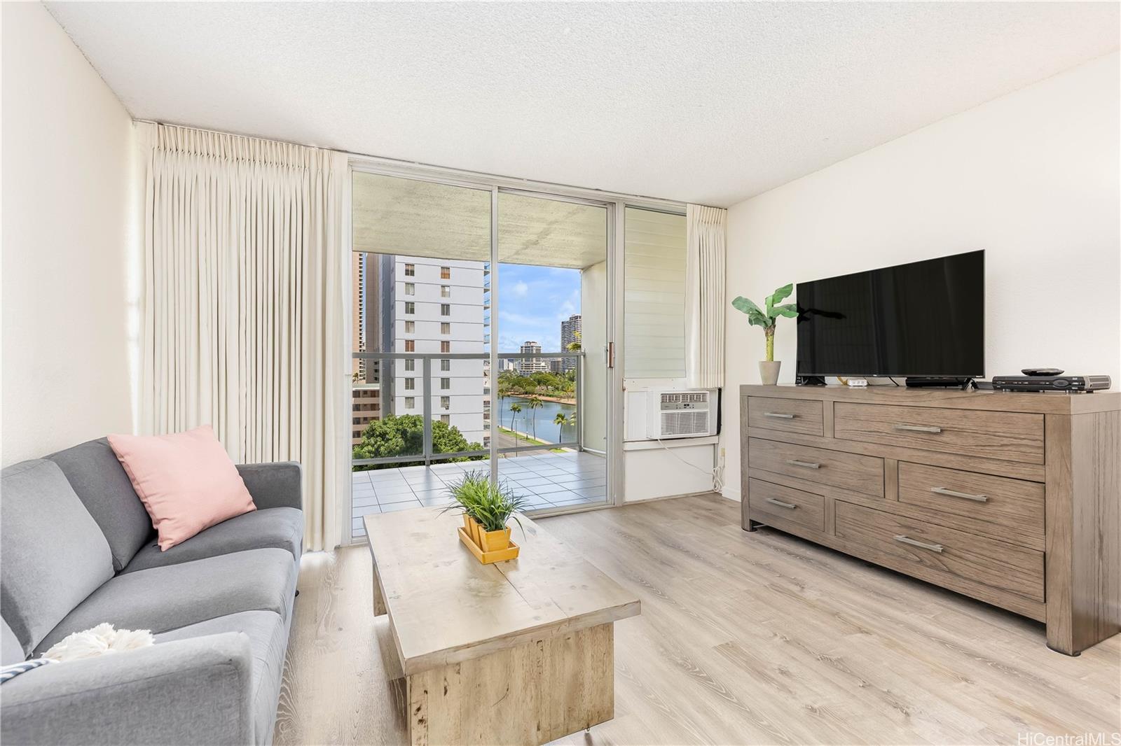 445 Seaside Avenue 810