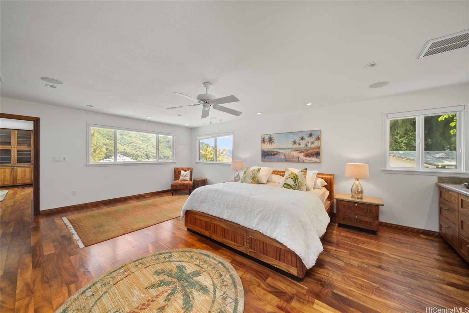 Photo 20 of 25