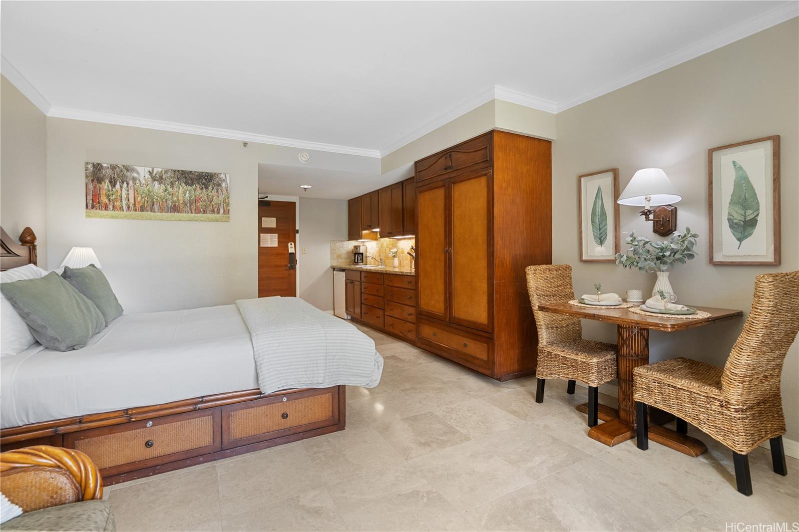 2045 Kalakaua Avenue  Unit 118