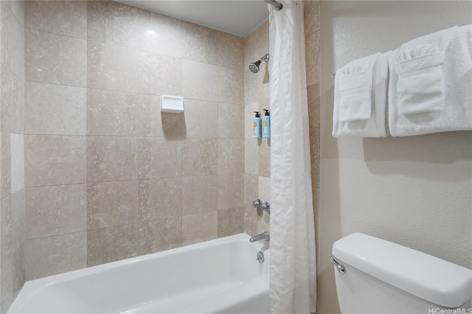 2045 Kalakaua Avenue  Unit 118