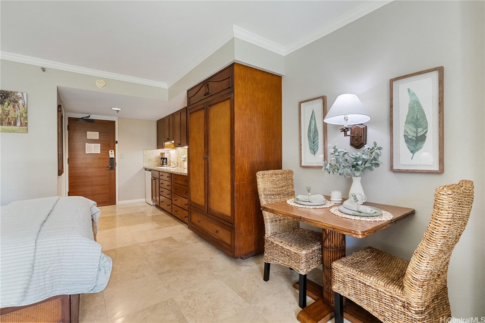 2045 Kalakaua Avenue  Unit 118