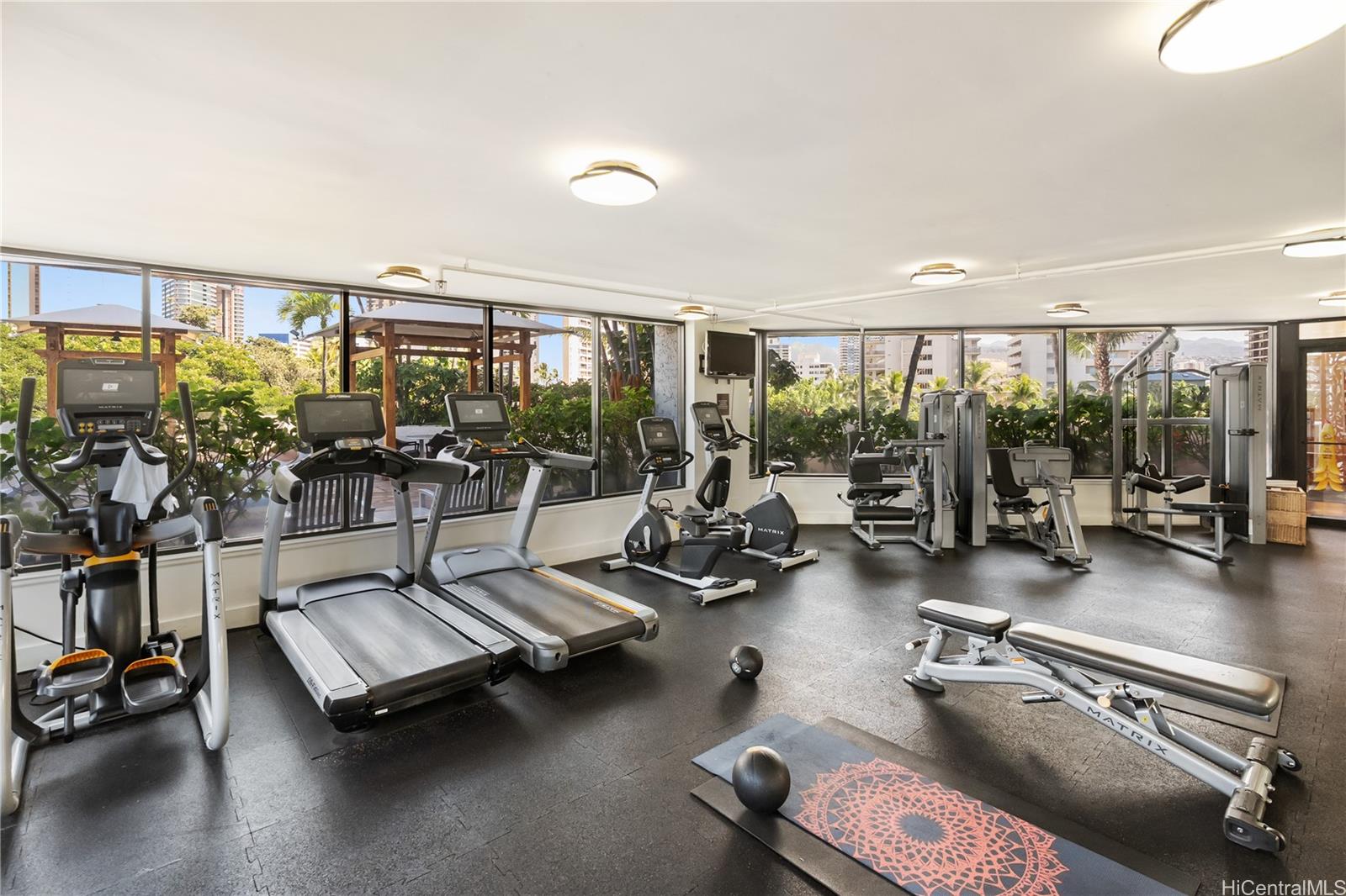 2045 Kalakaua Avenue  Unit 118
