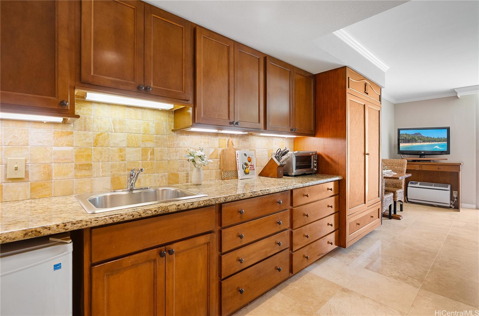 2045 Kalakaua Avenue  Unit 118