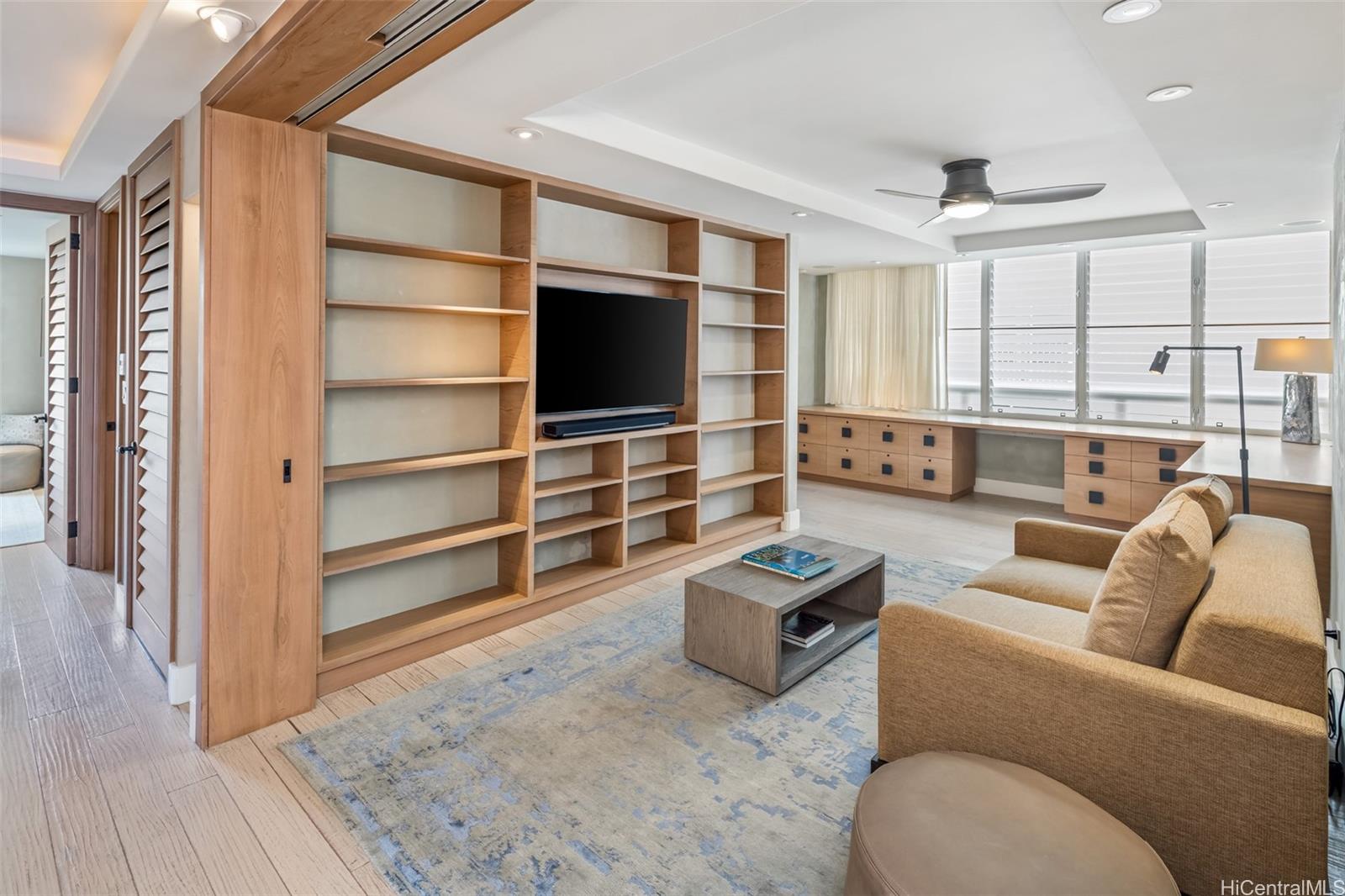 3003 Kalakaua Avenue  Unit 5B