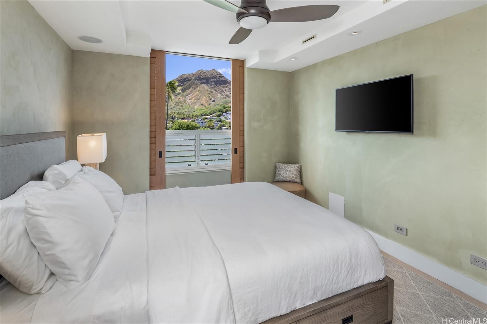 3003 Kalakaua Avenue  Unit 5B