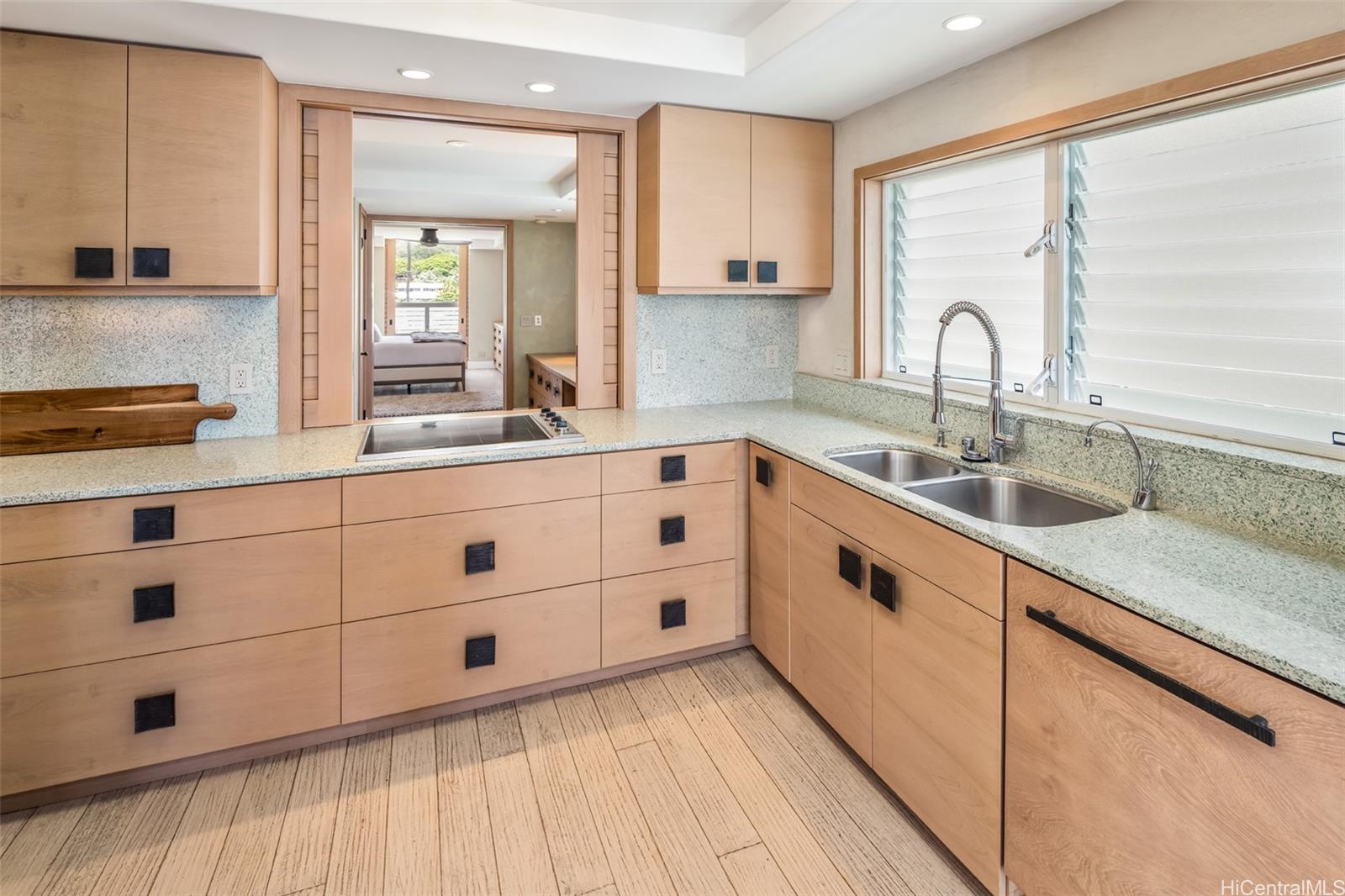 3003 Kalakaua Avenue  Unit 5B