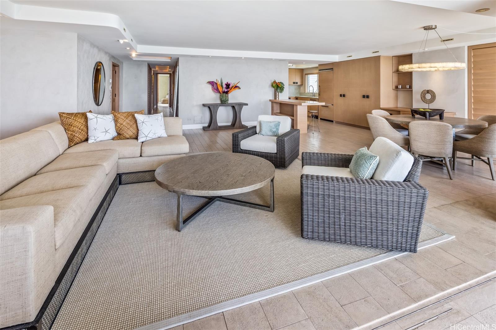 3003 Kalakaua Avenue  Unit 5B