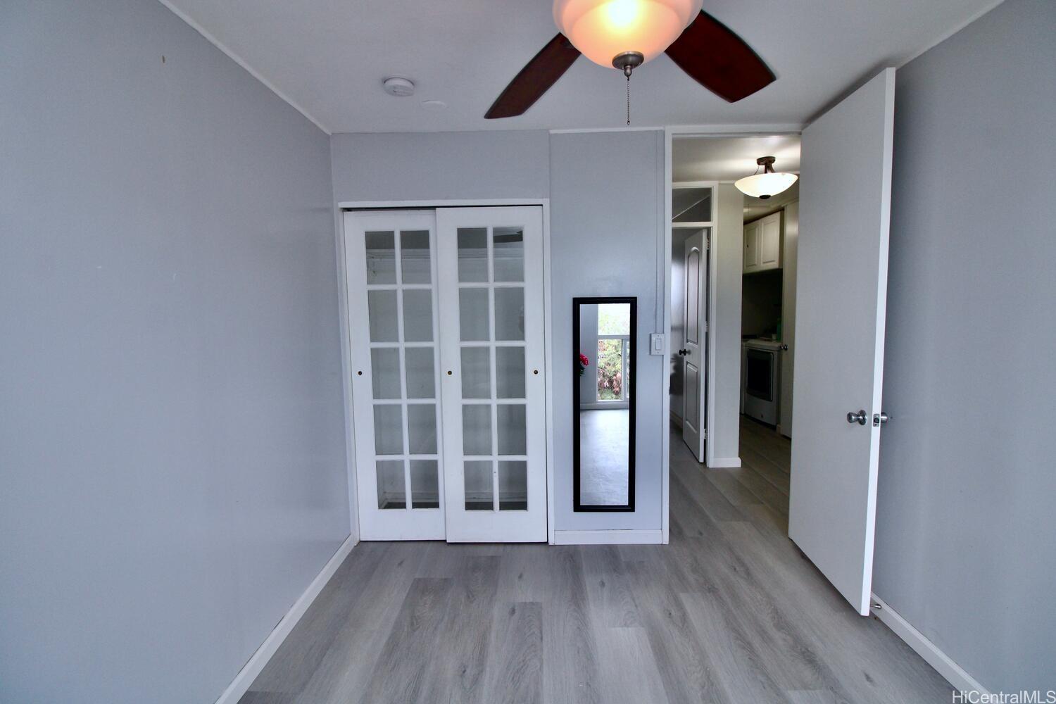 Photo 10 of 25