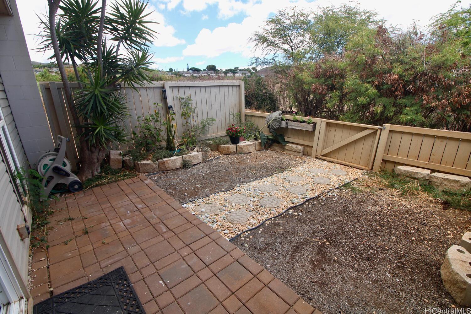 Photo 15 of 25