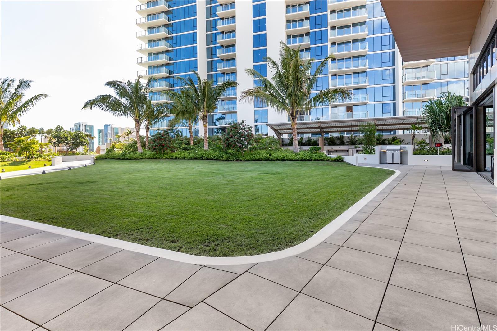 1515 Liona Street  Unit 708