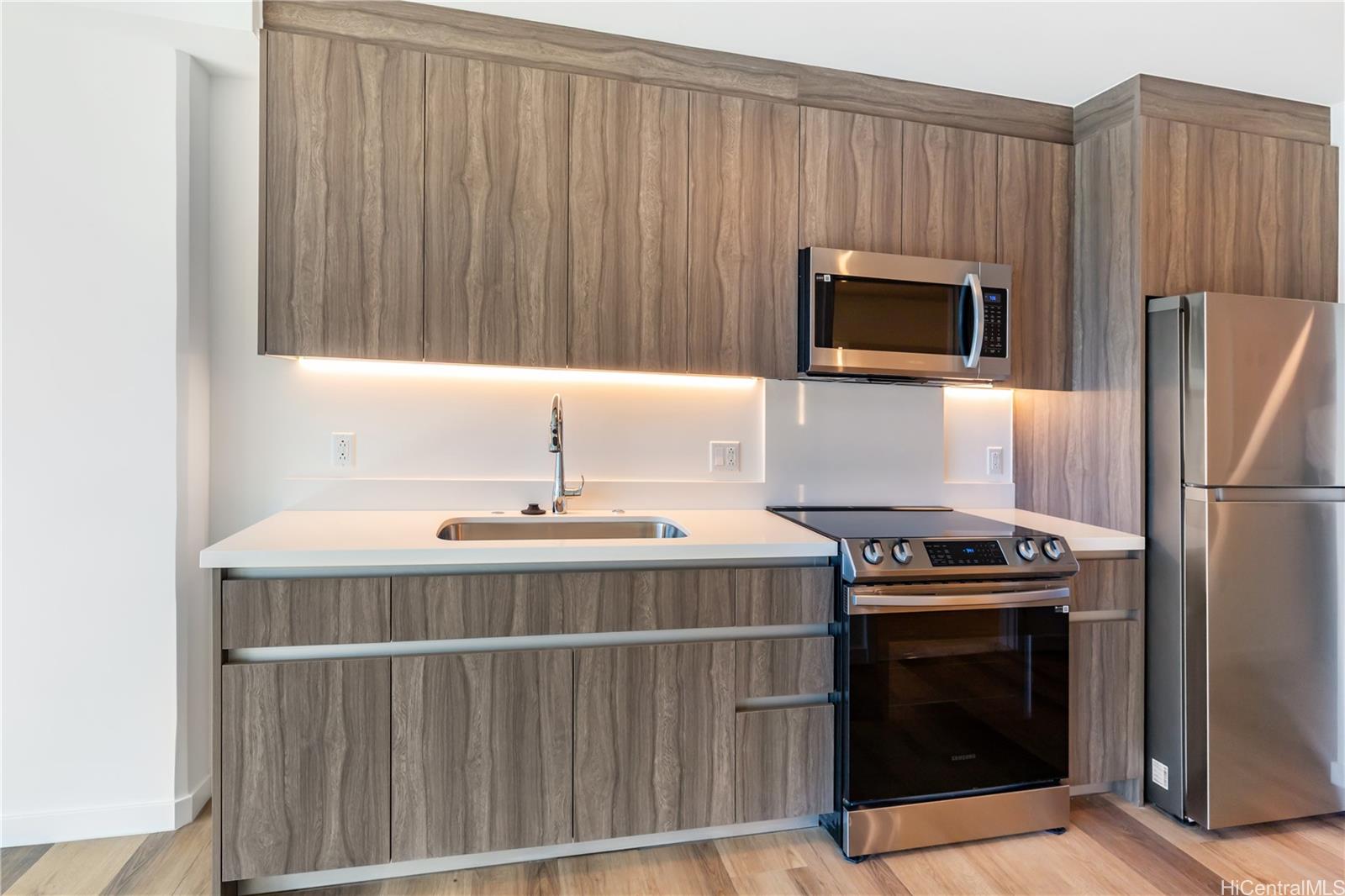 1515 Liona Street  Unit 708