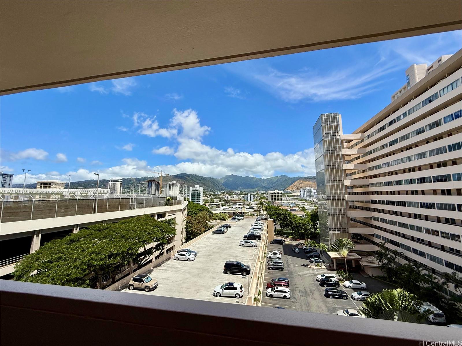 500 University Avenue  Unit 904
