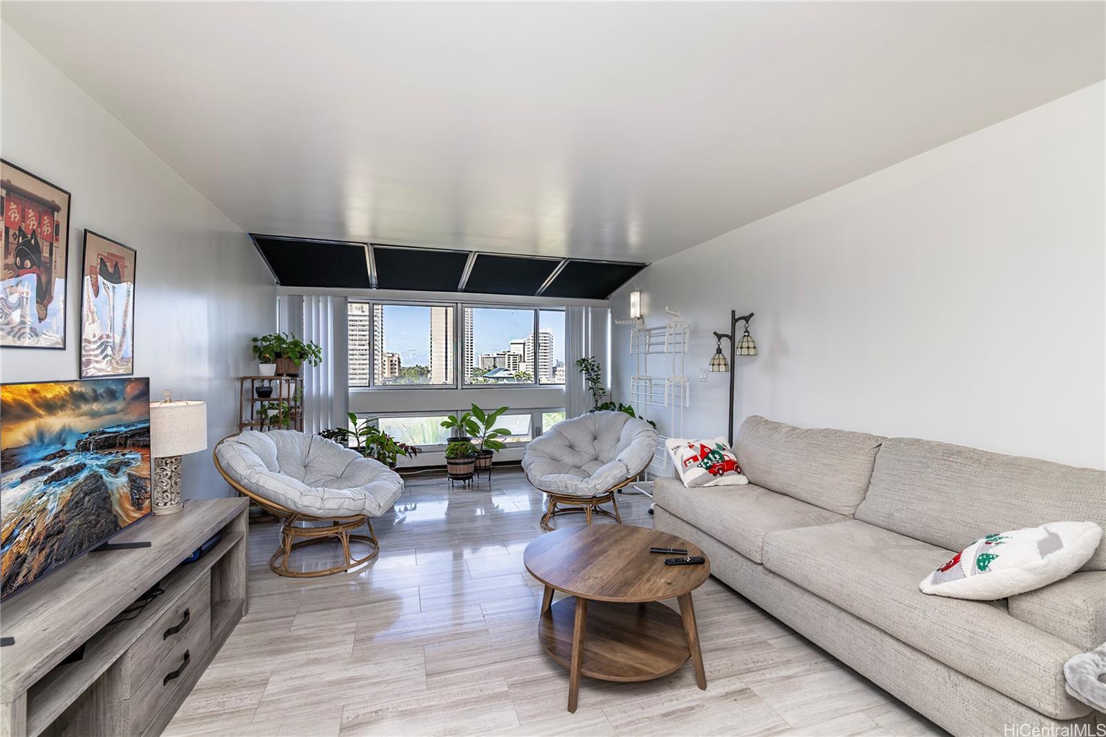 500 University Avenue  Unit 904