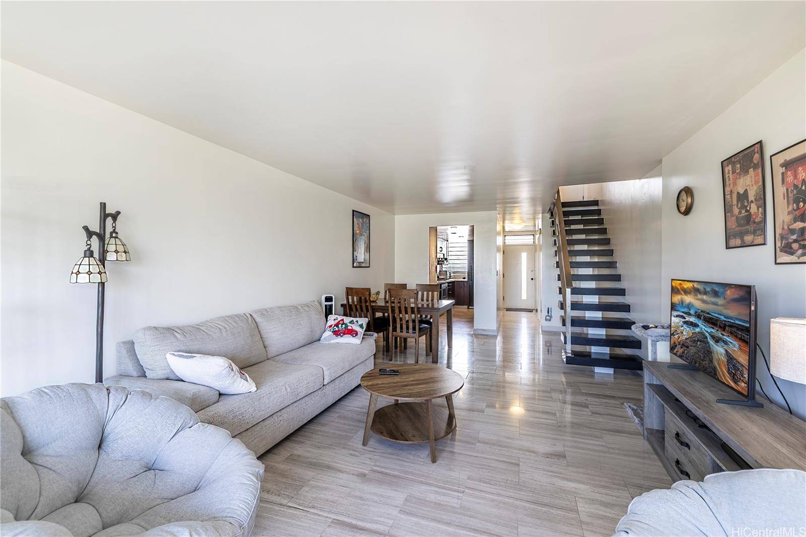 500 University Avenue  Unit 904