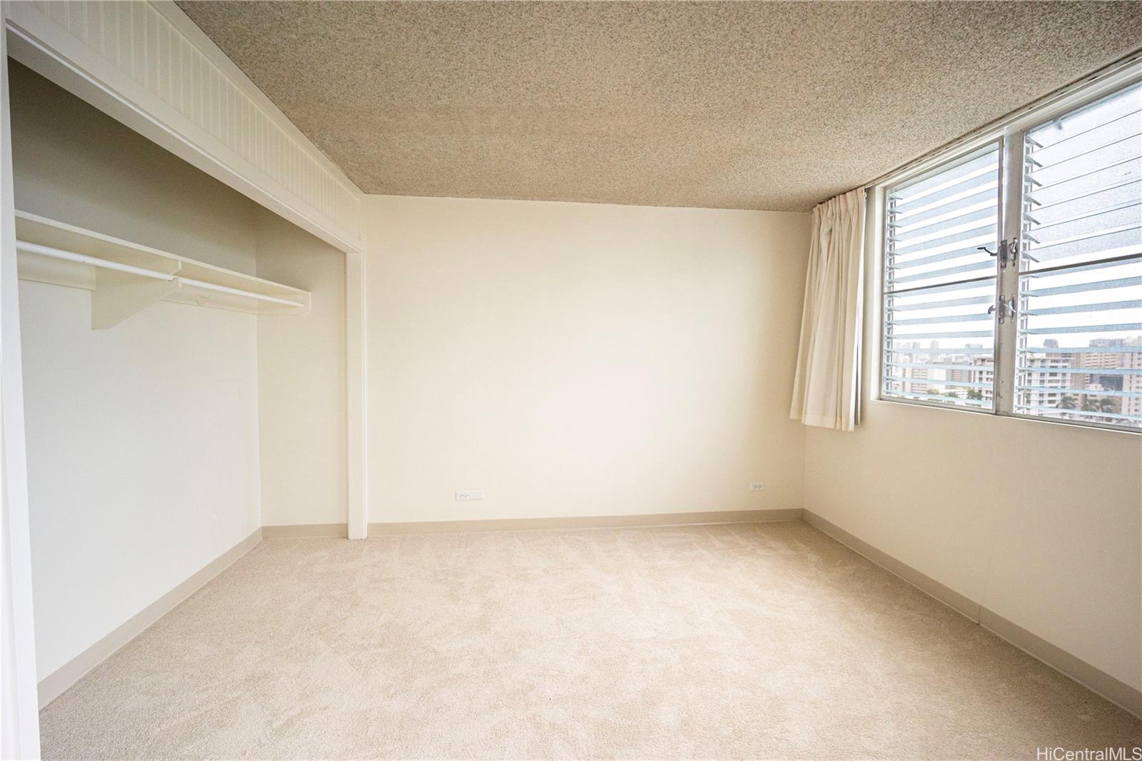 Photo 8 of 23