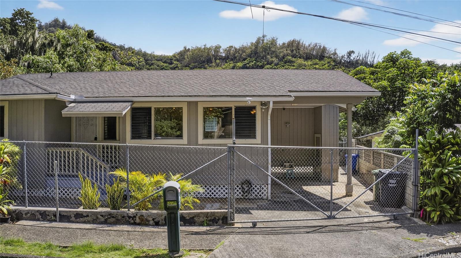 2757 Piliwai Street