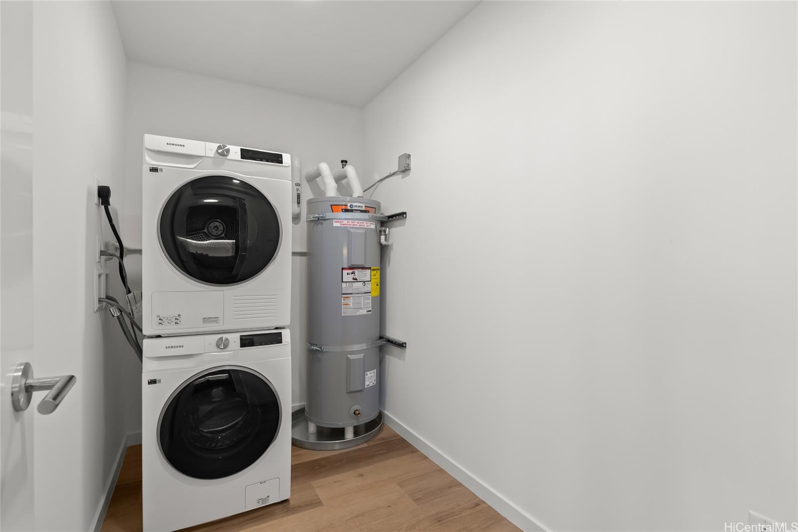 1515 Liona Street  Unit 2200