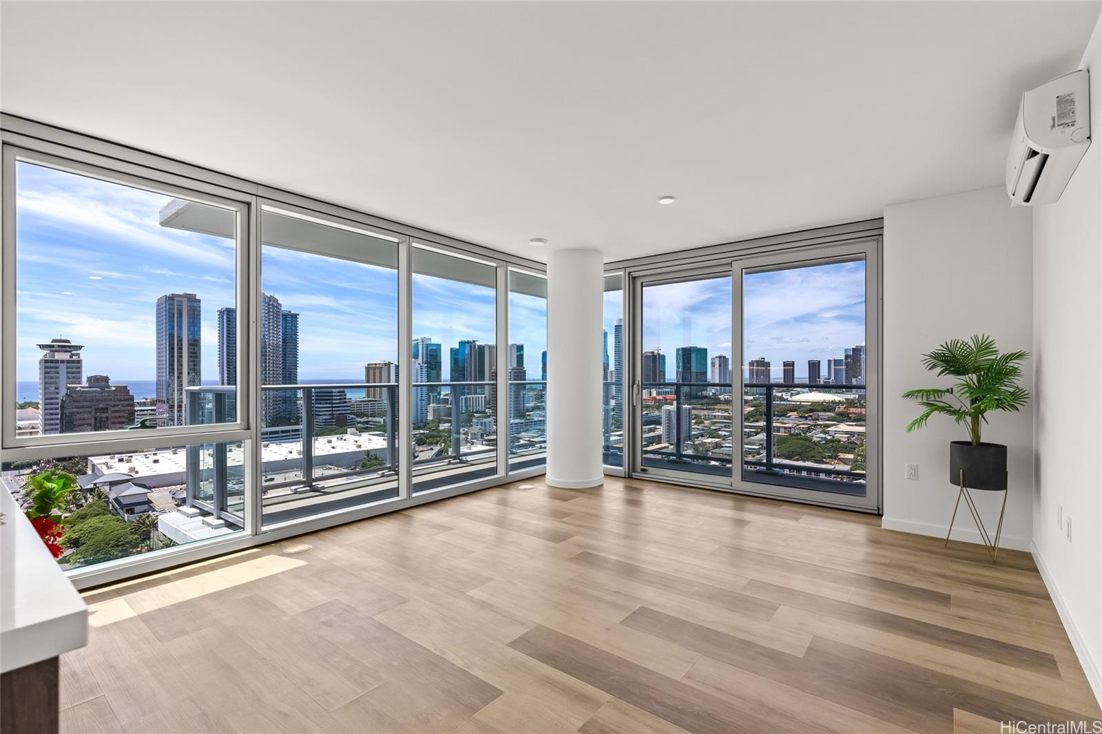 1515 Liona Street  Unit 2200
