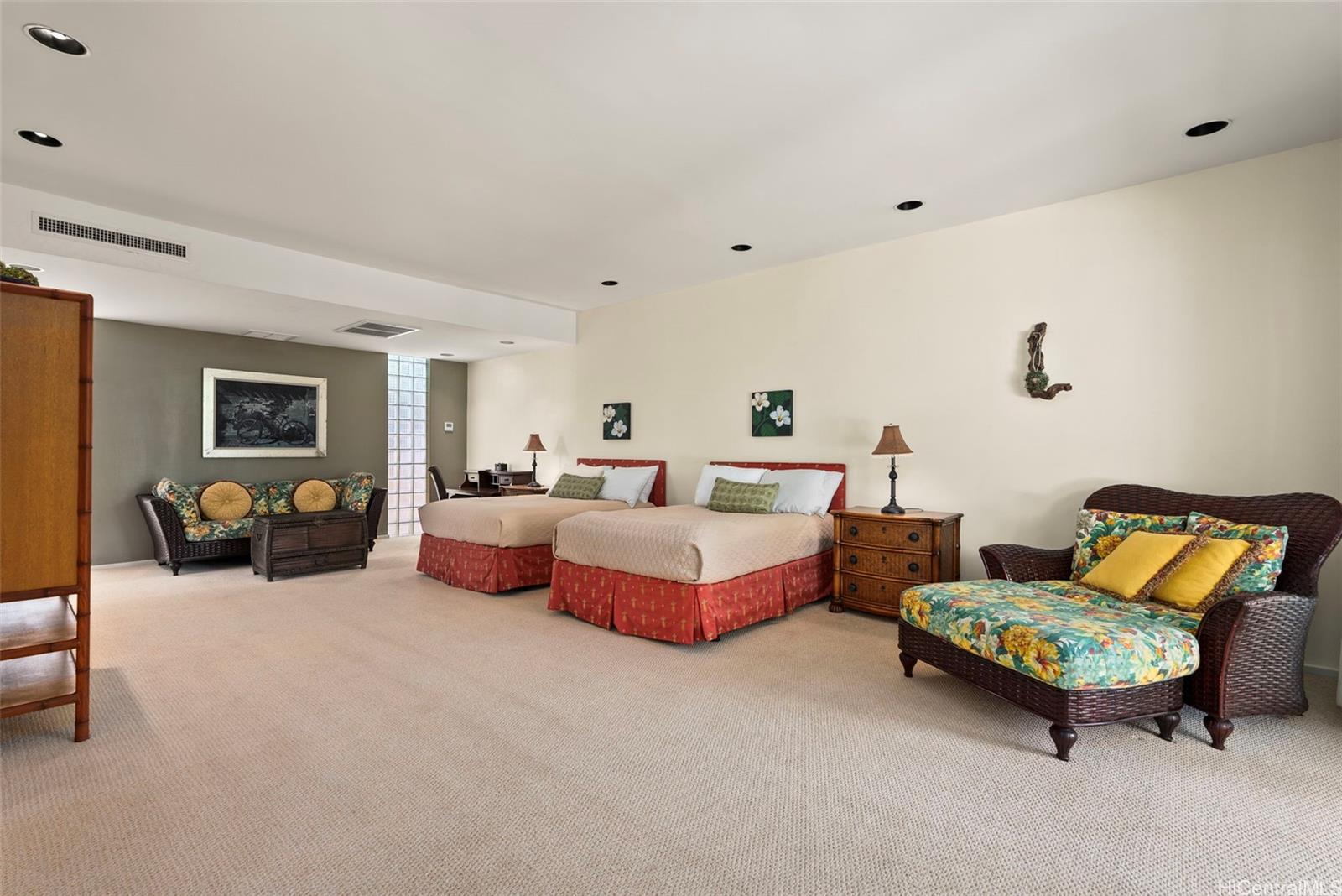 572C N Kalaheo Avenue