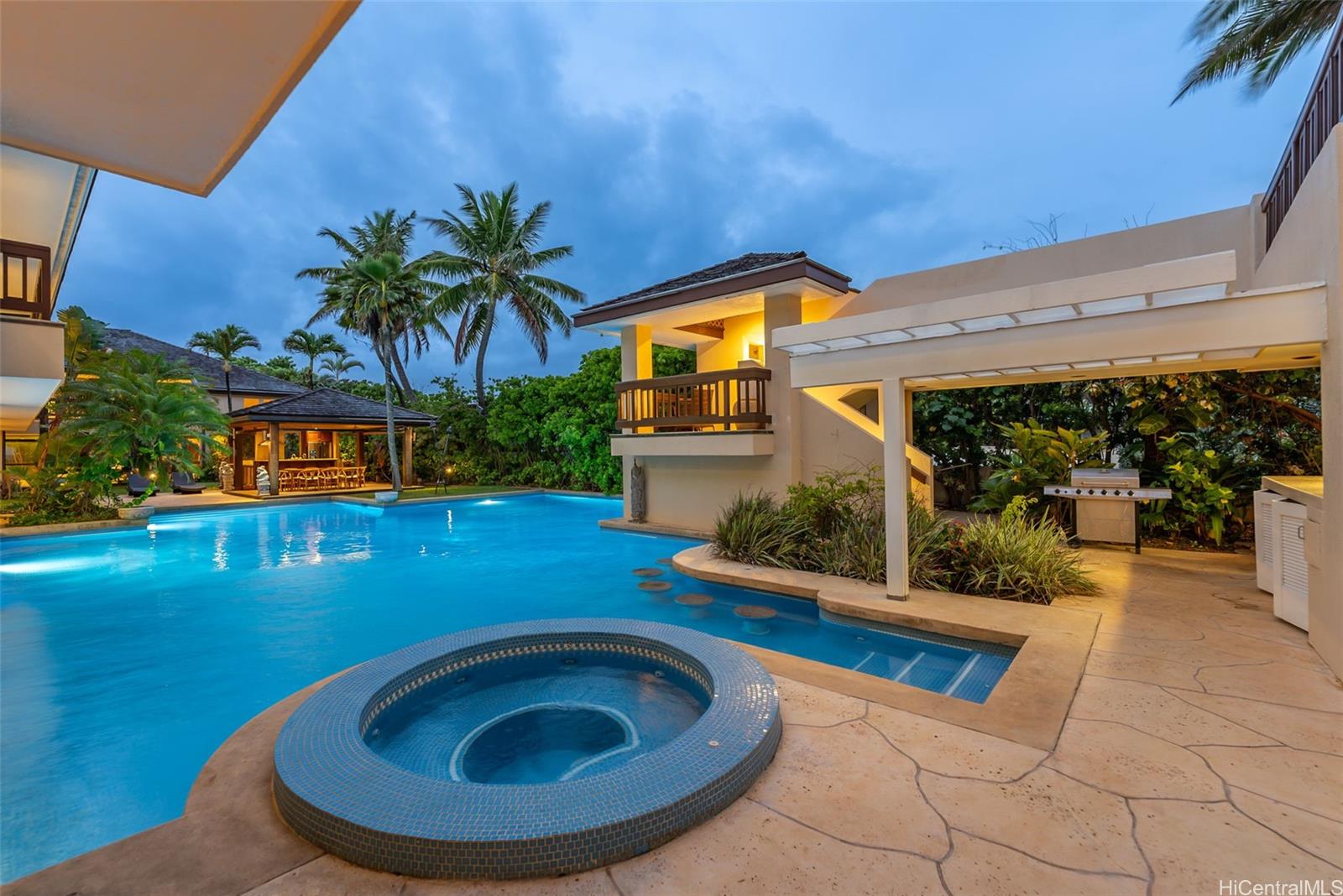 572C N Kalaheo Avenue