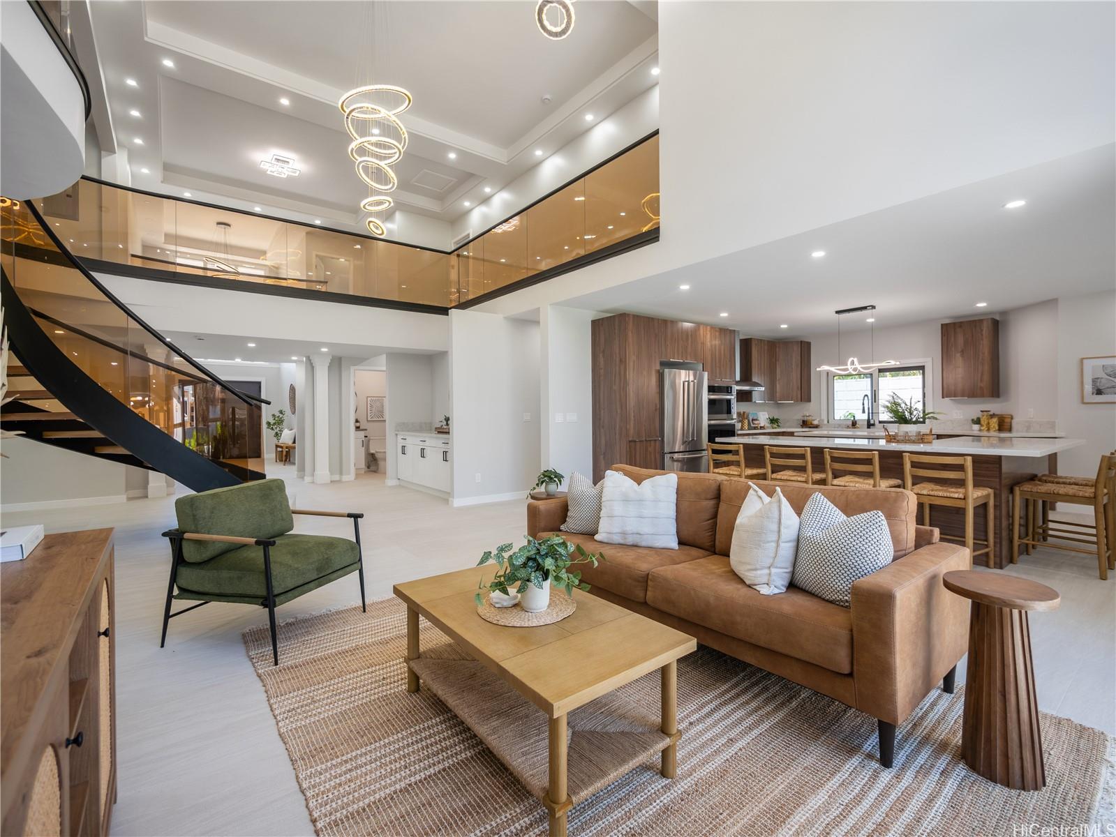 Photo 21 of 25