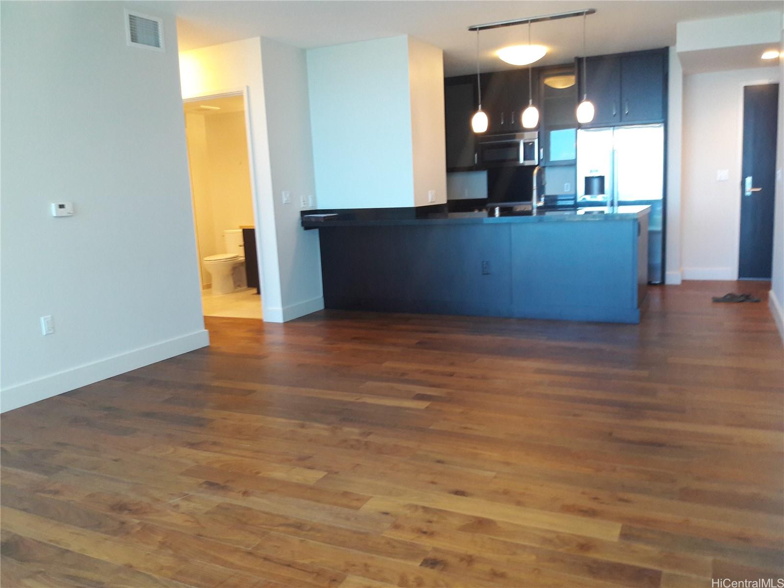 Photo 4 of 21