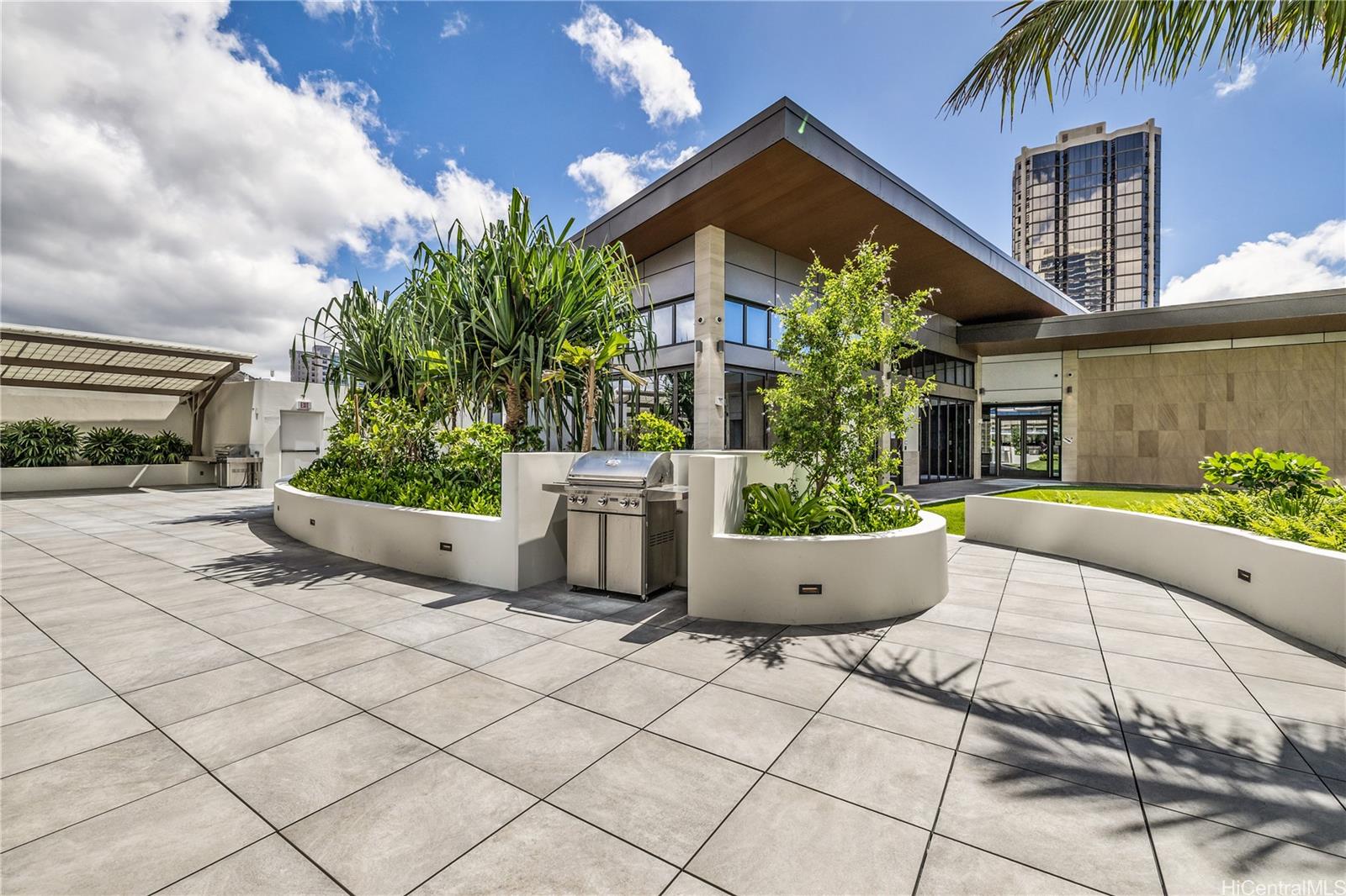 1515 Liona Street  Unit 1808