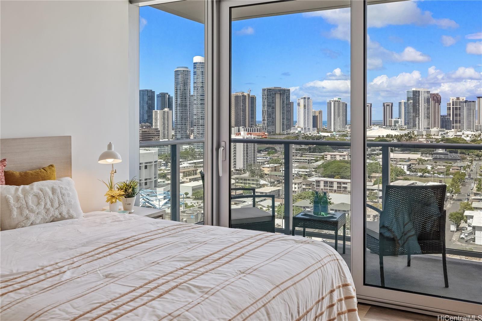 1515 Liona Street  Unit 1808