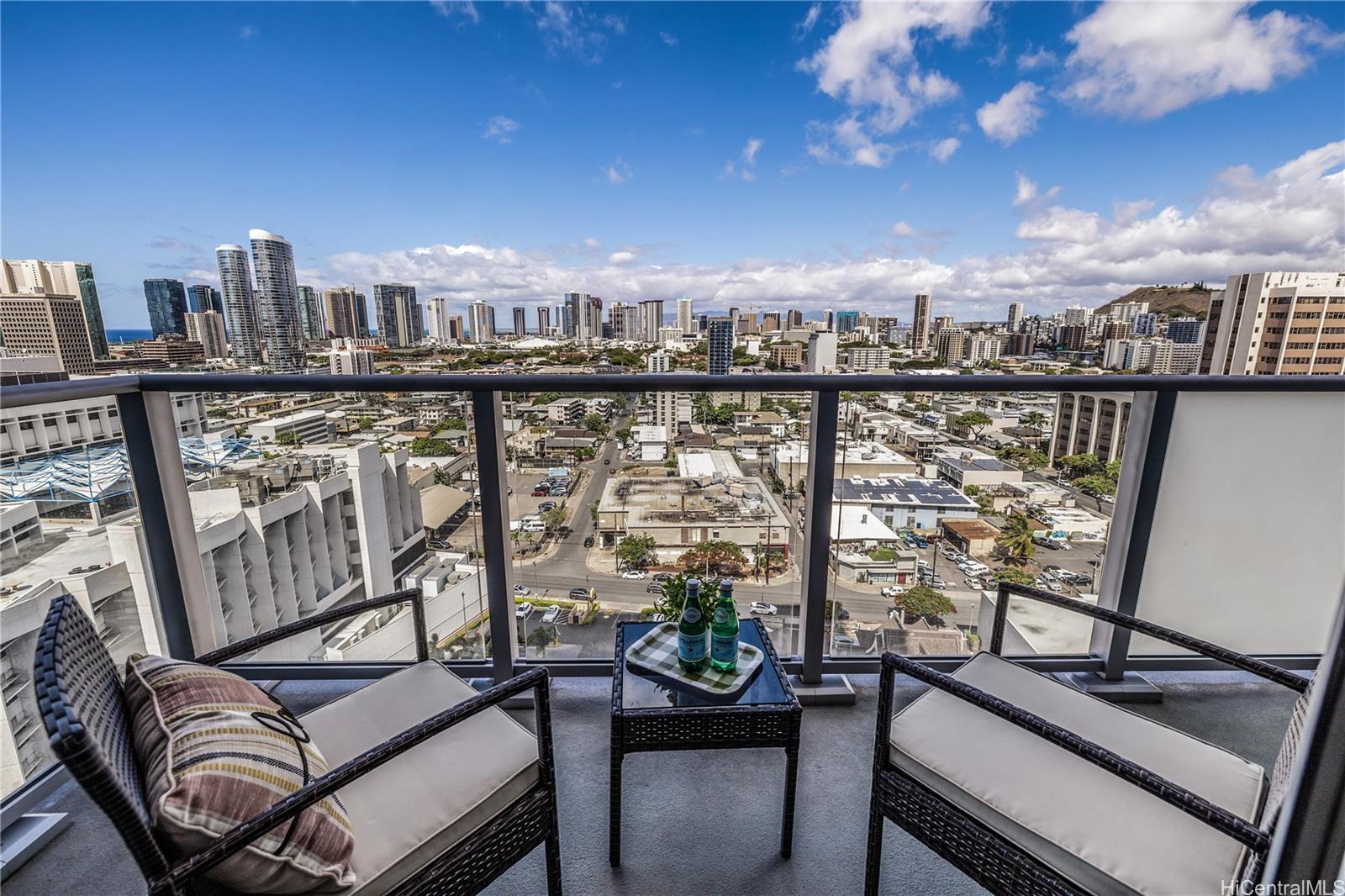 1515 Liona Street  Unit 1808