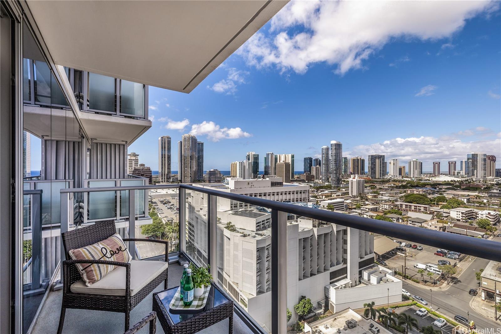 1515 Liona Street  Unit 1808