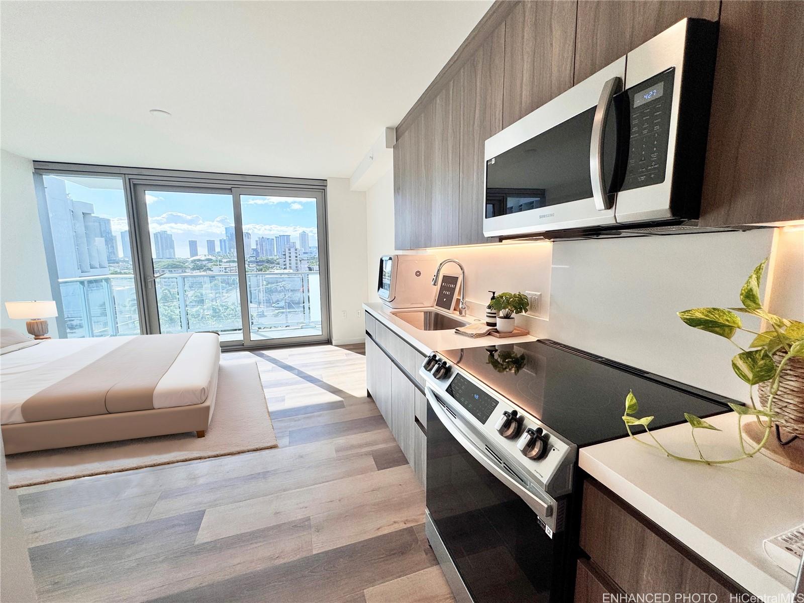 1515 Liona Street  Unit 508