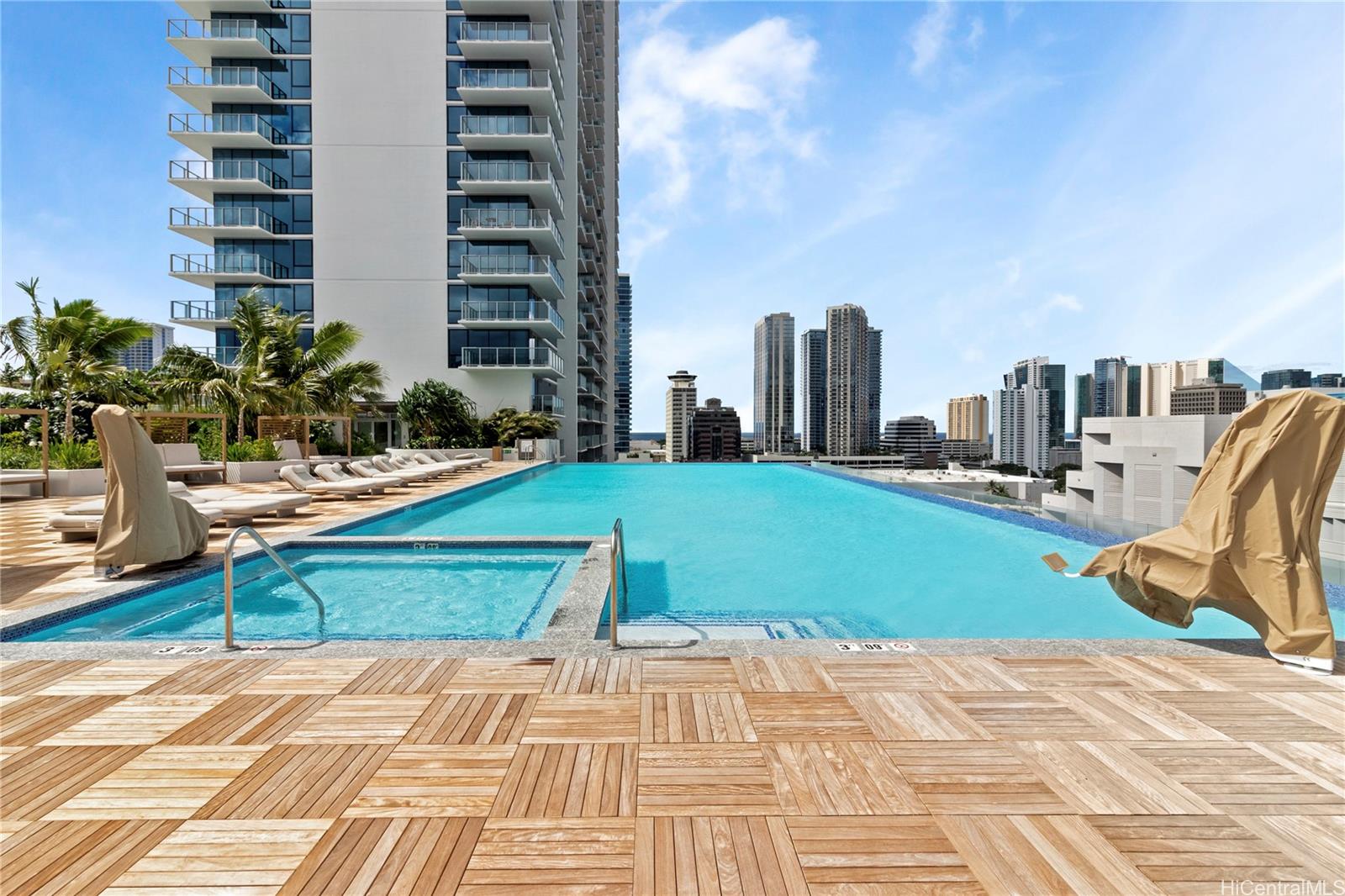 1515 Liona Street  Unit 2402