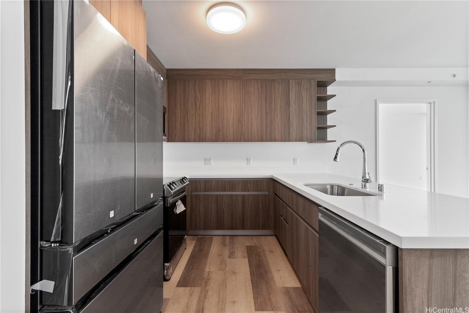 1515 Liona Street  Unit 2402