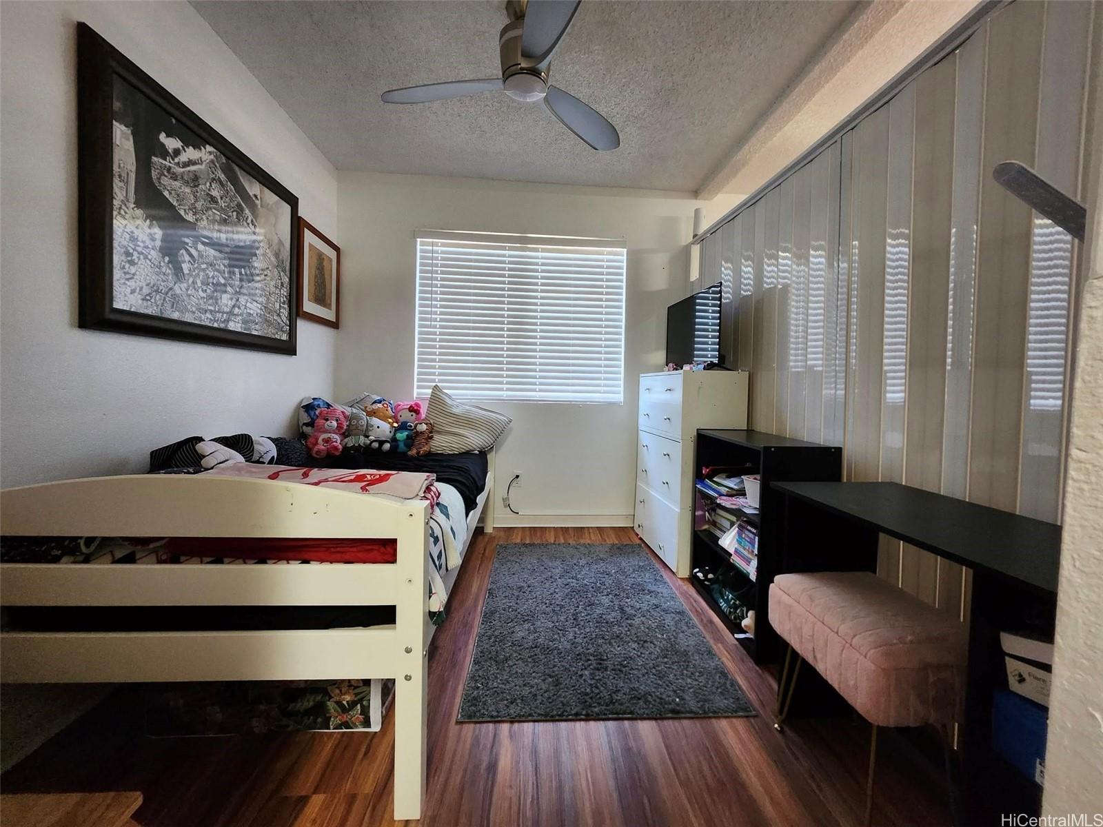 Photo 15 of 21