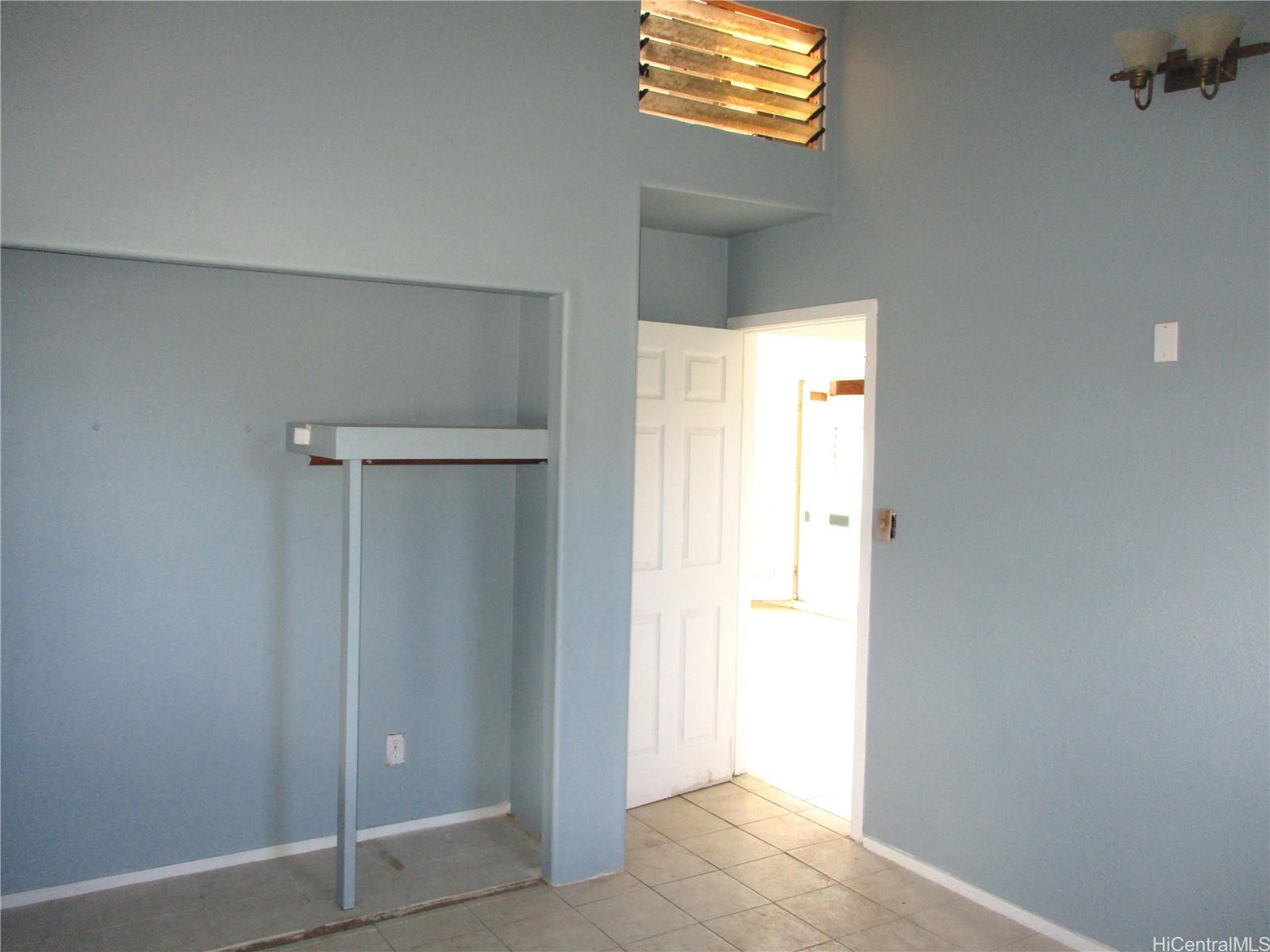 Photo 10 of 25