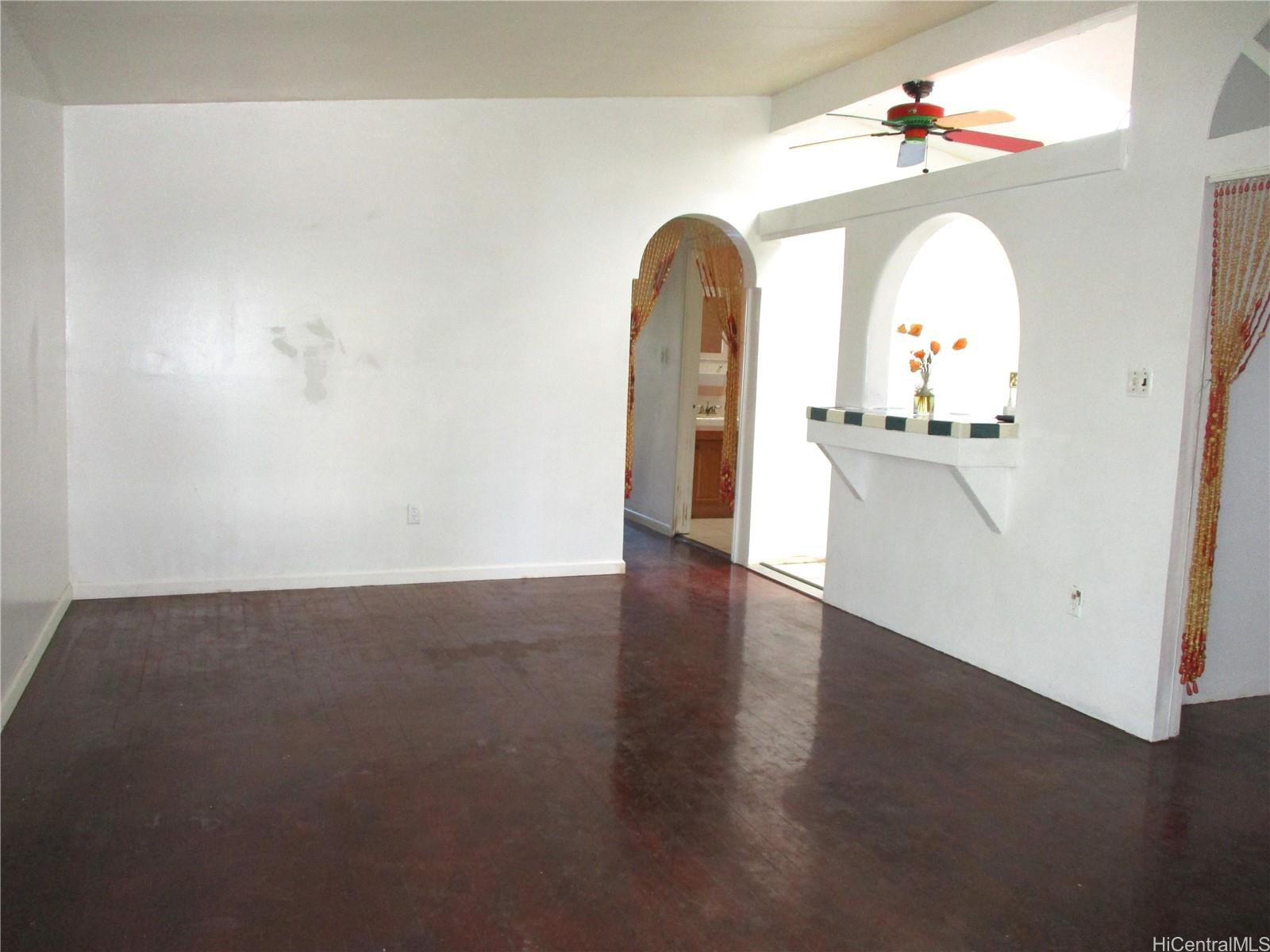 Photo 11 of 25