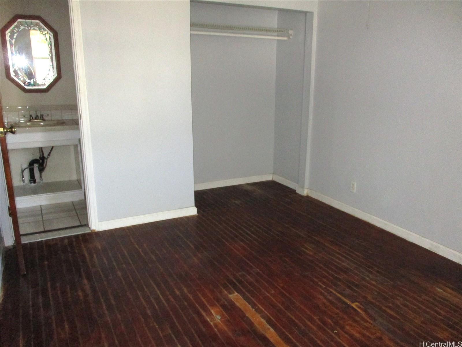 Photo 13 of 25