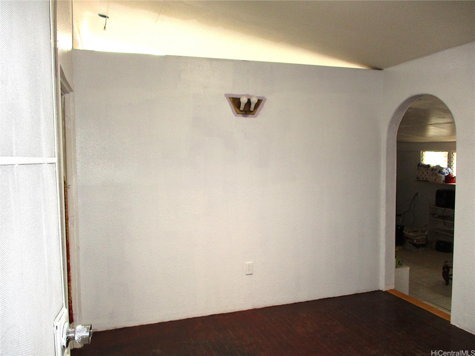 Photo 16 of 25