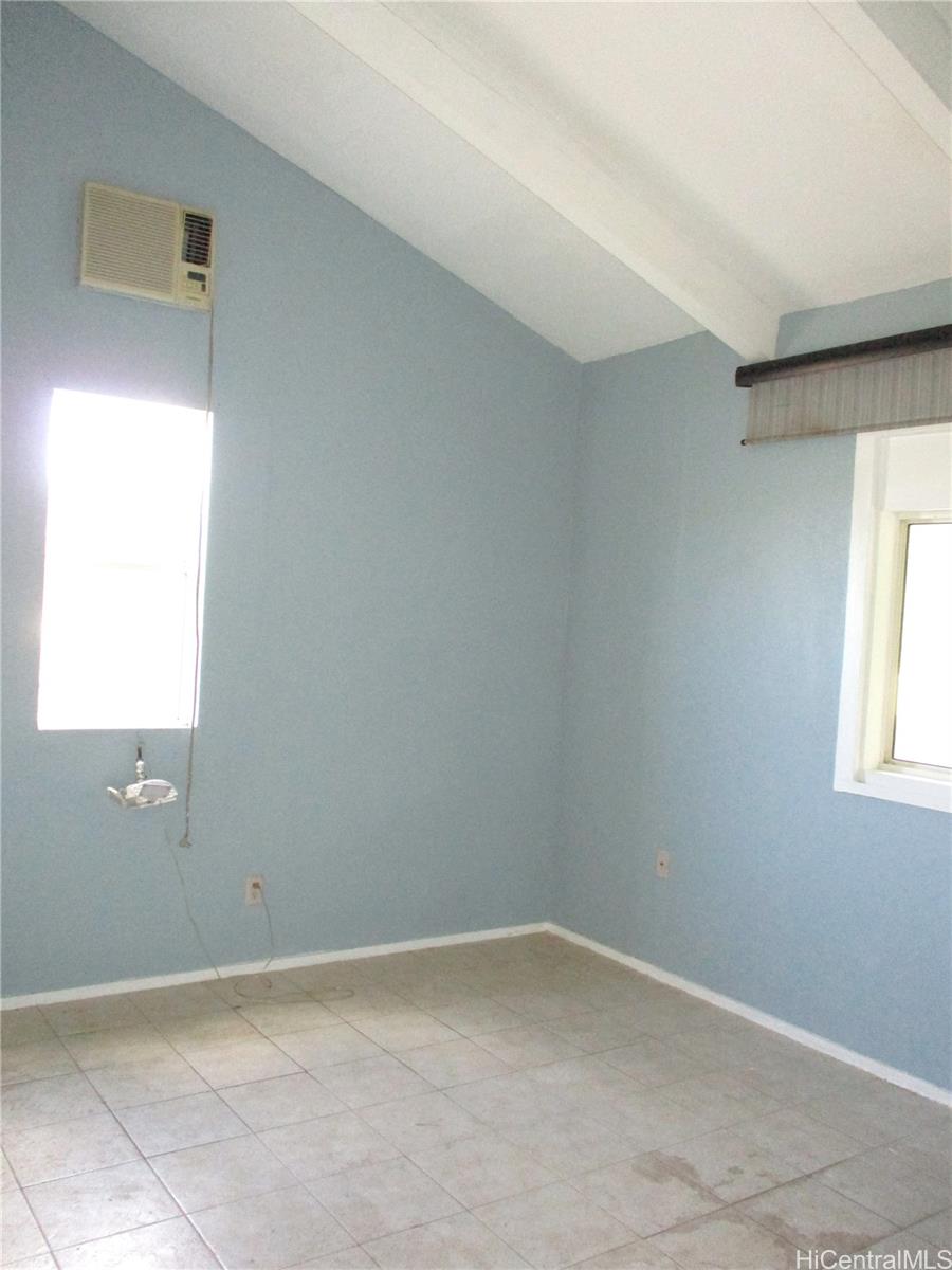 Photo 9 of 25