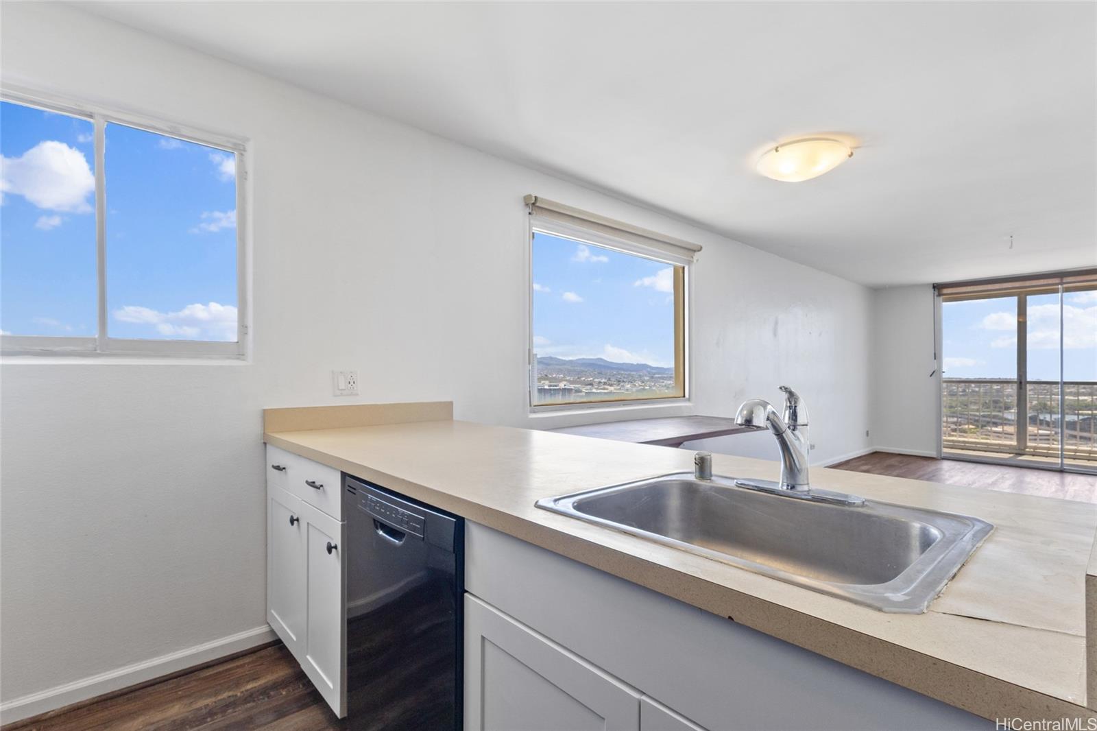 98-99 Uao Place  Unit 2301