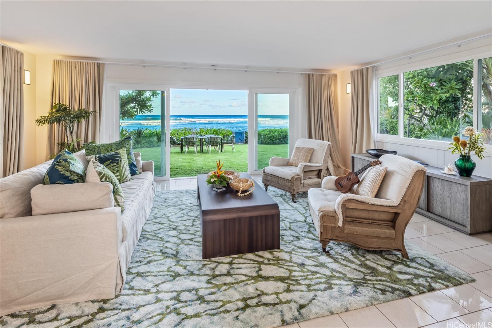 3735 Diamond Head Road  Unit A