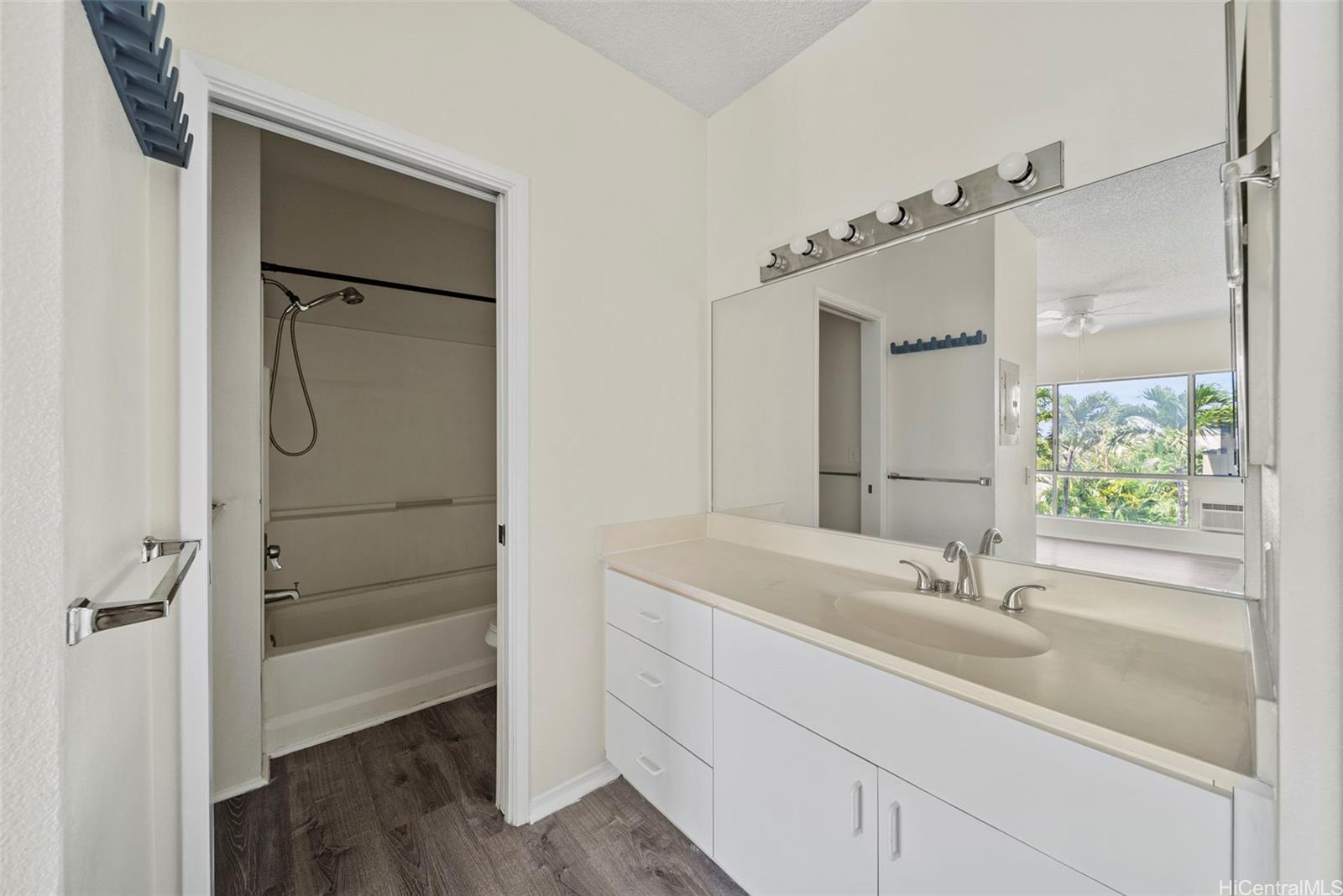 91-289 Hanapouli Circle  Unit 5J